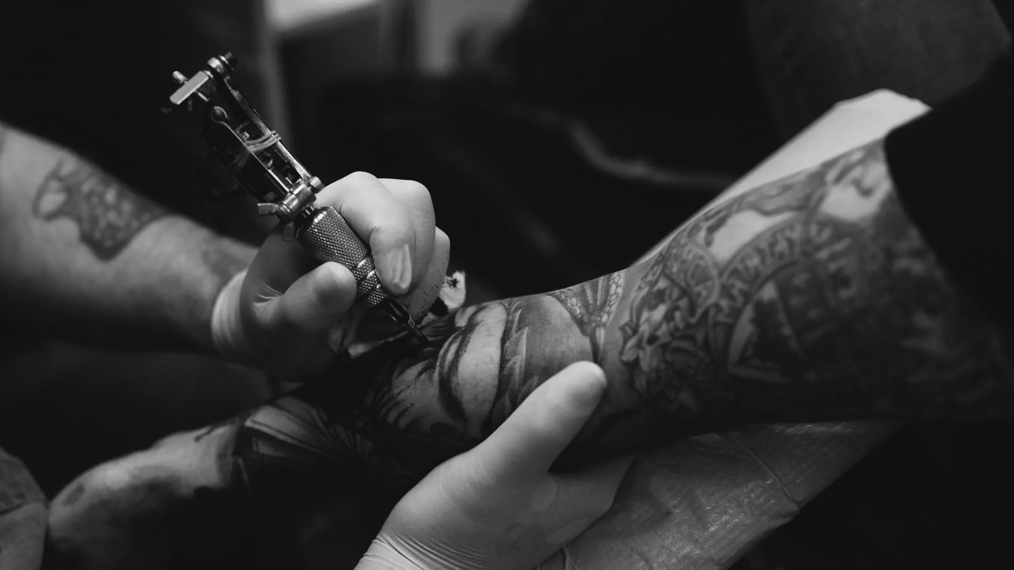 how to become a tattooist